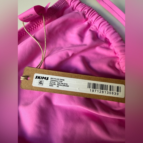 SKIMS Signature Swim Recycled Triangle Bikini Top Neon Orchid 4X Pink Swim Top - Picture 6 of 7